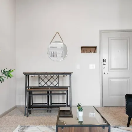 Lux 2B2B Apt Near Heart Of Austin With Pool & Parking
